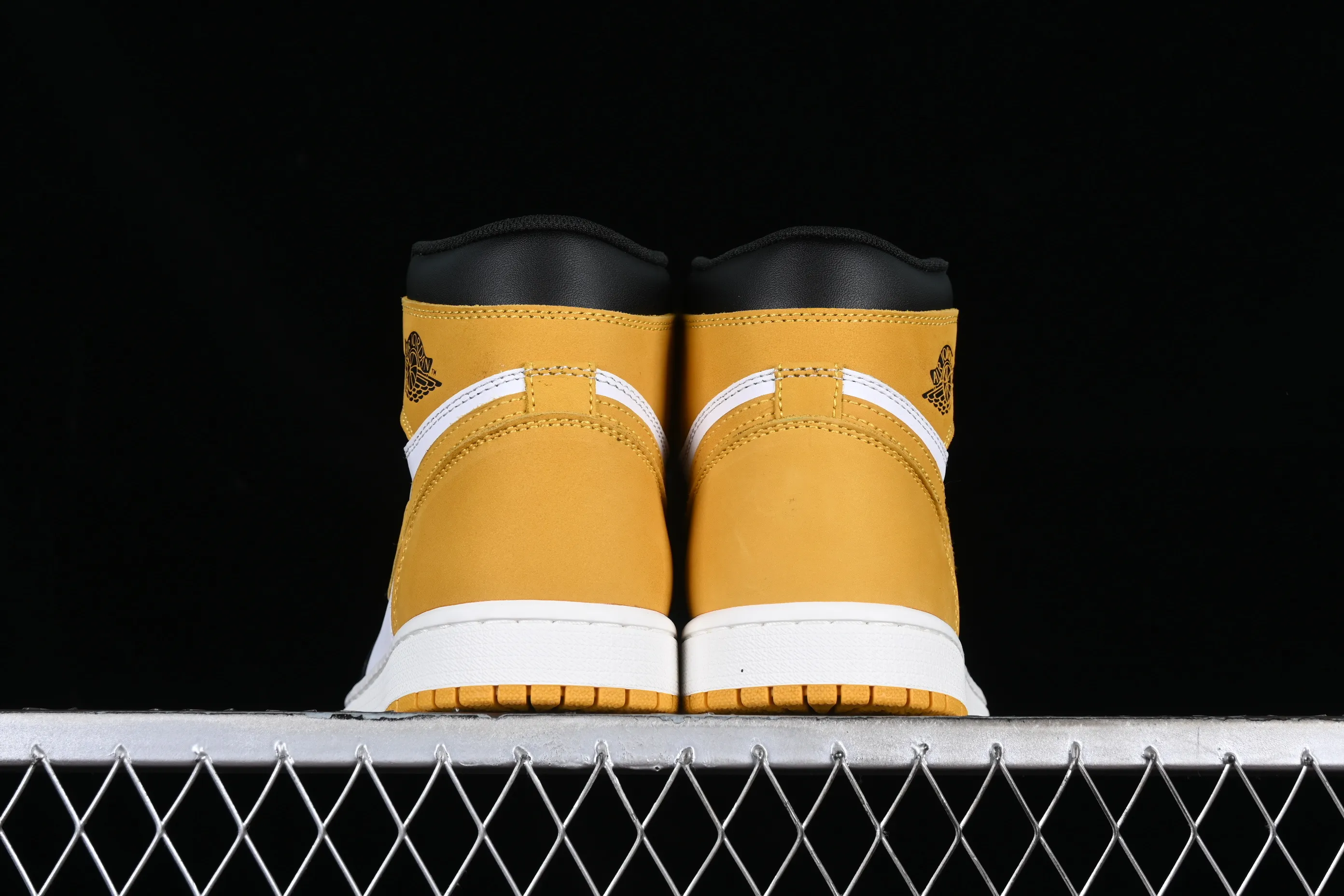 All categories Air Jordan Jordan series basketball shoes Air Jordan 1 High Air Jordan AJ1 Retro High AJ1 Joe 1 six-time champion high-top basketball shoes 555088-109